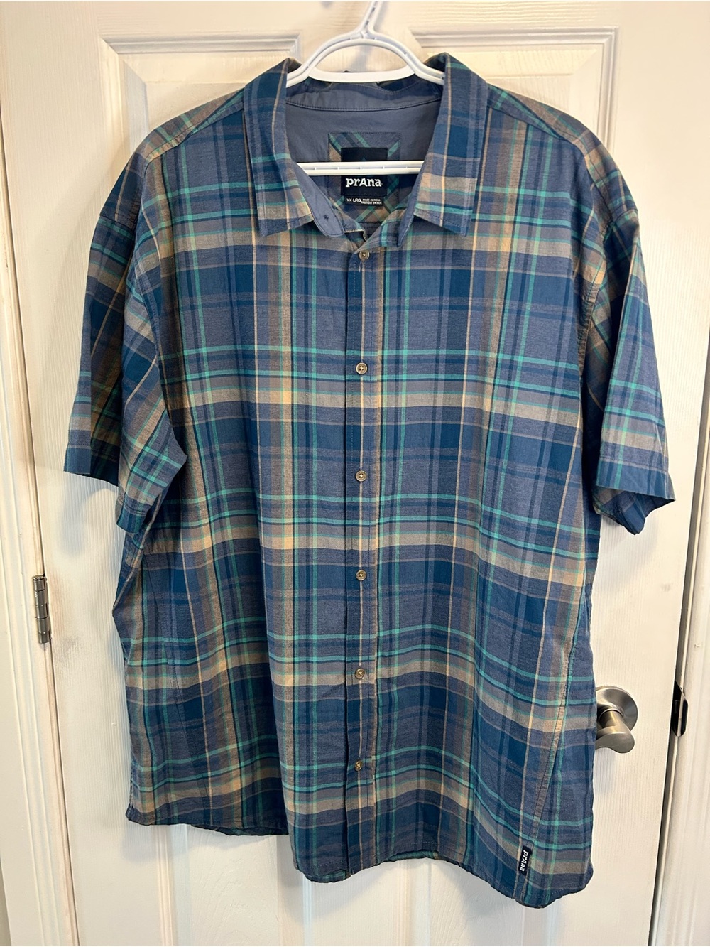 Prana Men's Blue and Teal Plaid Short-Sleeve Button-Down Shirt